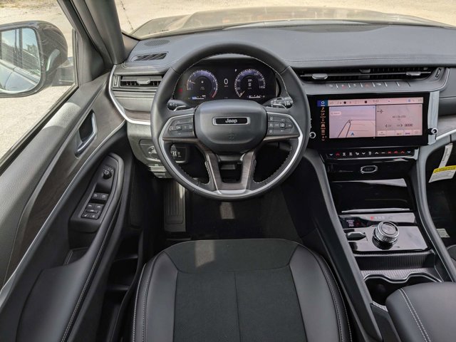 New 2026 Jeep Grand Cherokee Altitude AWD/4WD image 17