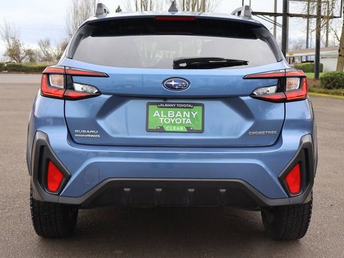 Used 2024 Subaru Crosstrek 2.0i Premium image 5