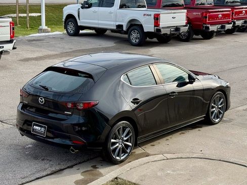Used 2019 MAZDA MAZDA3 Hatchback image 5
