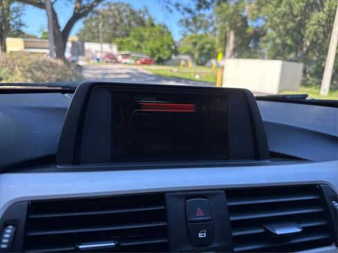 Used 2016 BMW 320i Sedan RWD image 35