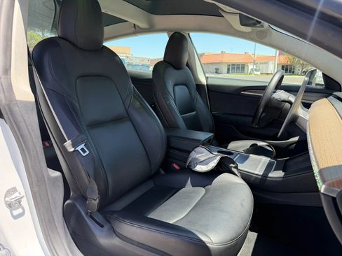 Used 2022 Tesla Model 3 Performance AWD/4WD image 17