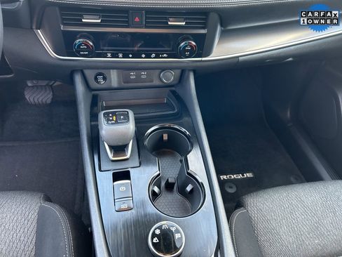 Used 2025 Nissan Rogue SV image 7