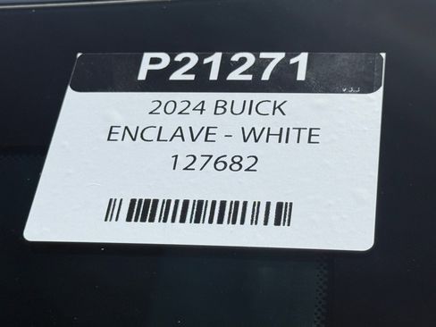 Used 2024 Buick Enclave Premium AWD/4WD image 34