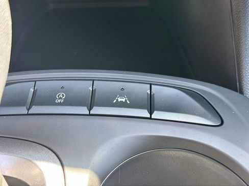 New 2025 Buick Envista Preferred image 15