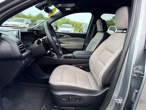 Certified 2024 Chevrolet Traverse LT w/ LPO, Floor Liner Package AWD/4WD image 26