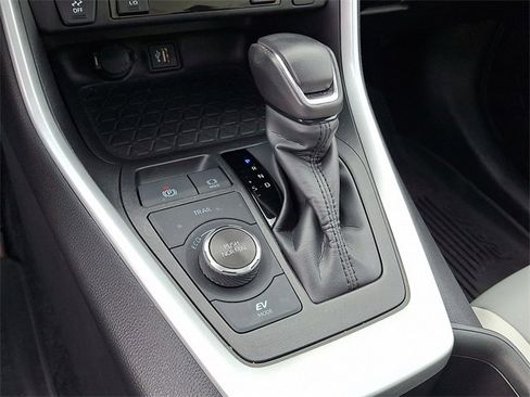 Used 2024 Toyota RAV4 XLE Premium image 12