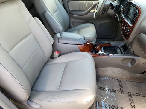 Used 2006 Toyota Tundra Limited w/ All Weather Guard Pkg AWD/4WD image 16