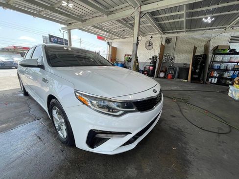 Used 2019 Kia Optima S FWD image 3