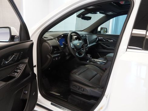 Used 2023 Chevrolet Traverse High Country w/ LPO, Floor Liner Package AWD/4WD image 12