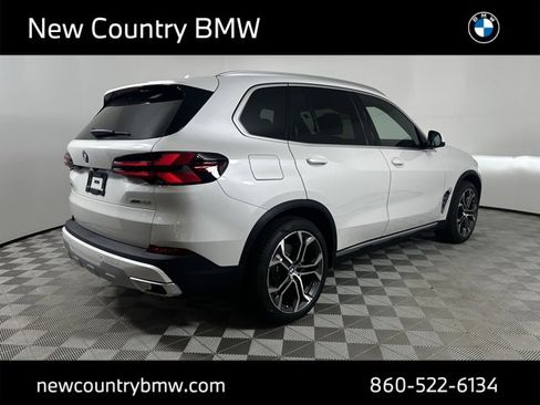 New 2026 BMW X5 xDrive40i w/ Climate Comfort Package image 7