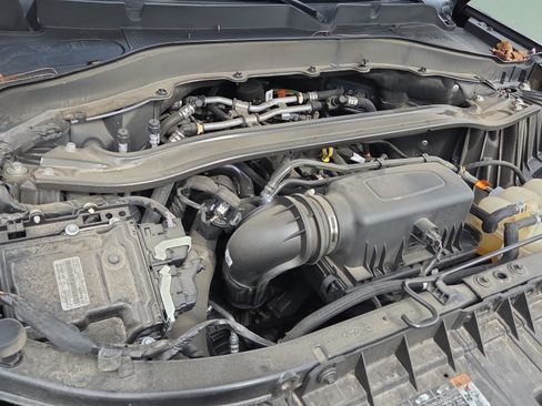 Used 2023 Ford Explorer Limited w/ Limited Technology Package RWD image 17