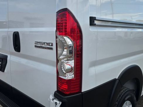 Used 2025 RAM ProMaster 2500 w/ Quick Order Package 22G SLT FWD image 23