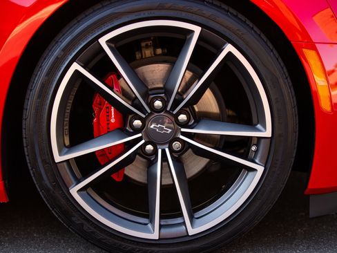 Used 2020 Chevrolet Camaro LT w/ Technology Package RWD image 28