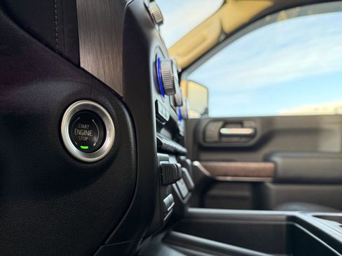 Certified 2022 GMC Sierra 3500 Denali image 19