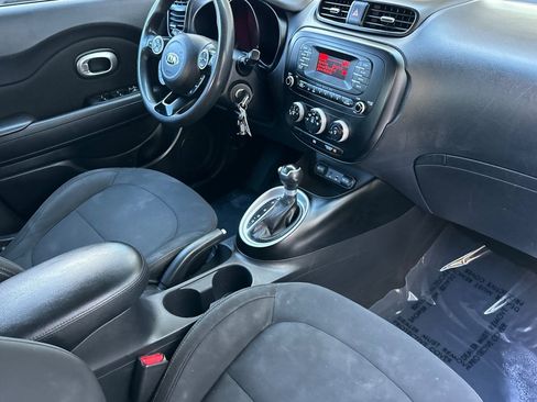 Used 2016 Kia Soul FWD image 17