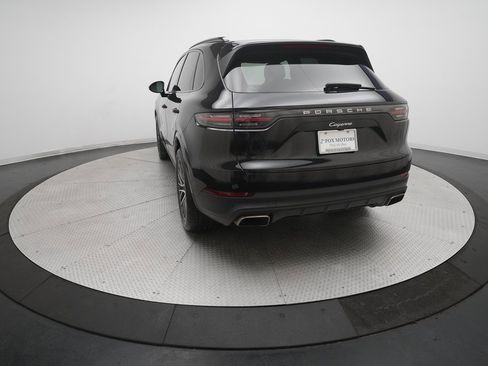 Used 2021 Porsche Cayenne image 3