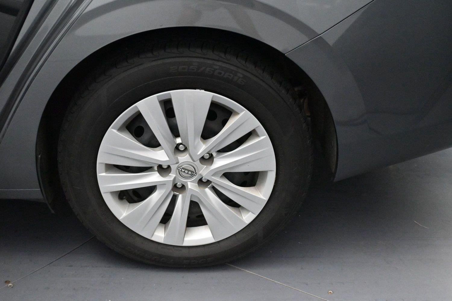 Used 2024 Nissan Sentra S FWD image 30
