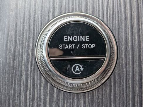 Used 2026 Mercedes-Benz GLC 300 image 31