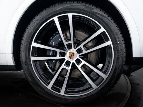 Certified 2026 Porsche Cayenne Coupe image 11