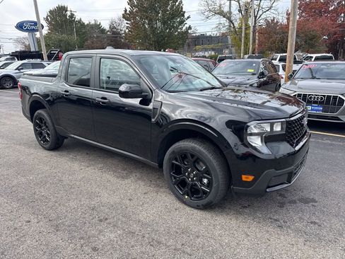 New 2025 Ford Maverick XLT w/ XLT Luxury Package image 3