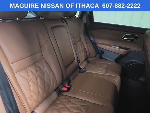 Used 2024 Nissan Rogue Platinum w/ Platinum Premium Package AWD/4WD image 17