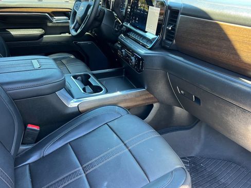 Used 2024 Chevrolet Silverado 2500 High Country AWD/4WD image 17
