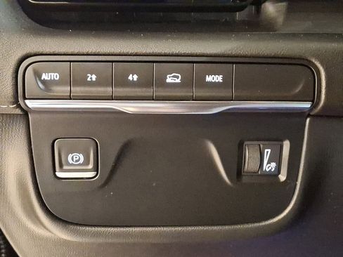 Certified 2023 Cadillac Escalade Premium Luxury image 28