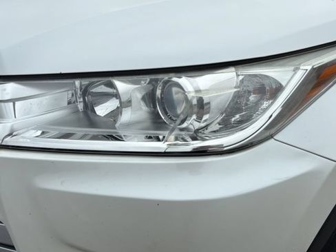 Used 2018 Toyota Highlander XLE FWD image 9