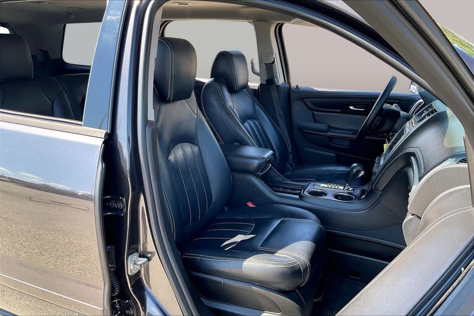 Used 2016 GMC Acadia SLE FWD image 9