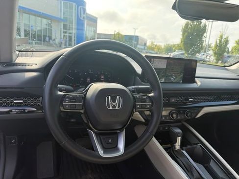 Used 2025 Honda Accord Touring image 17