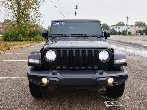 Used 2023 Jeep Wrangler Sahara image 8