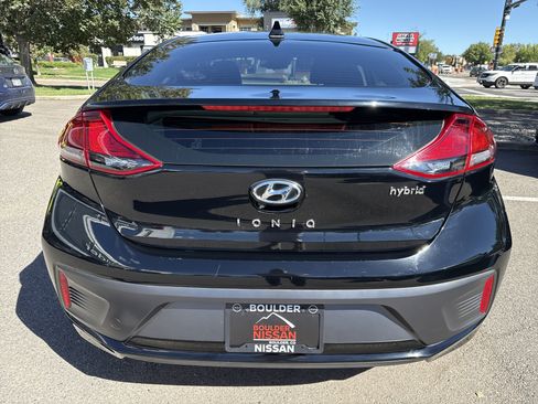Used 2022 Hyundai Ioniq SE FWD image 6