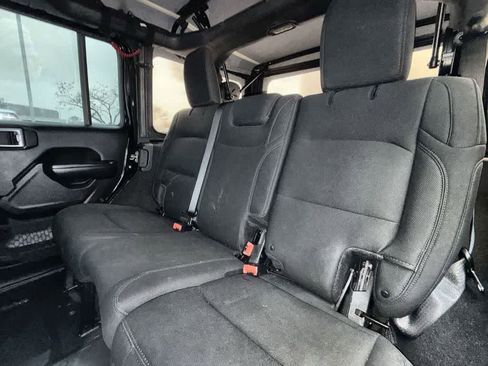 Used 2018 Jeep Wrangler Unlimited Sport S image 13