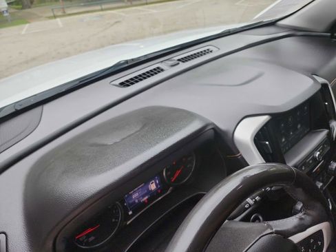 Used 2019 GMC Terrain SLE w/ Driver Convenience Package FWD image 18