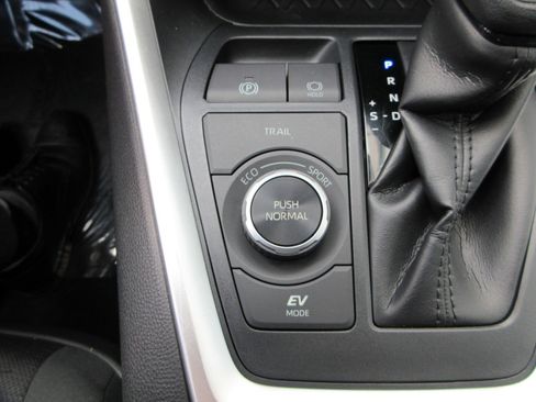 Used 2019 Toyota RAV4 XLE w/ Convenience Package AWD/4WD image 48