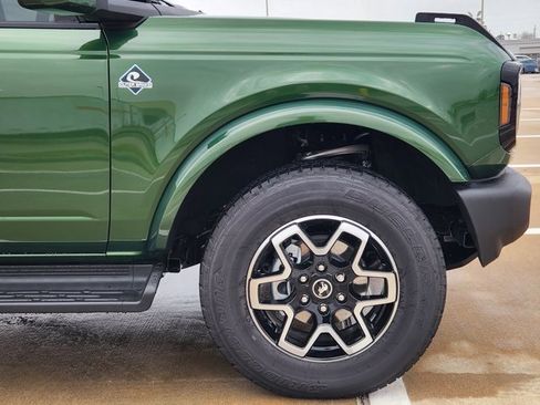 New 2025 Ford Bronco Outer Banks image 5