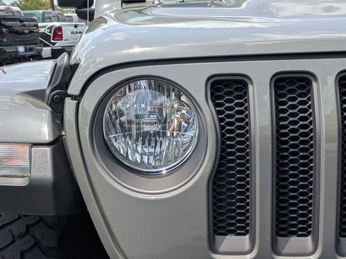 Used 2023 Jeep Wrangler Unlimited Rubicon w/ Cold Weather Group AWD/4WD image 10