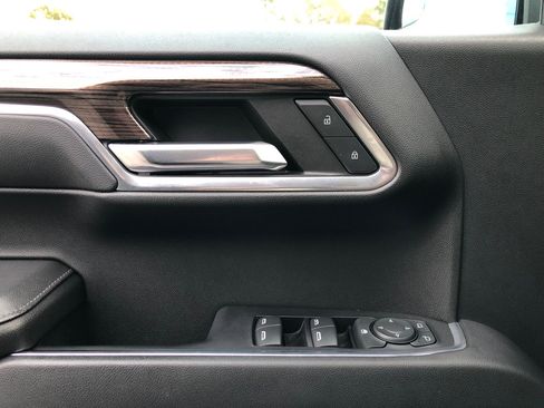 Used 2023 Chevrolet Silverado 1500 LT image 7