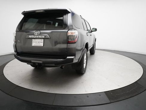 Used 2021 Toyota 4Runner SR5 Premium w/ Moonroof Package AWD/4WD image 13