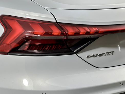 Used 2023 Audi e-tron GT Prestige w/ Prestige Package image 25