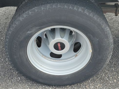 Used 2018 GMC Sierra 3500 2WD Regular Cab image 12