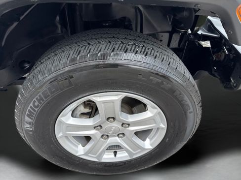 Used 2020 Jeep Wrangler Unlimited Sport S AWD/4WD image 35