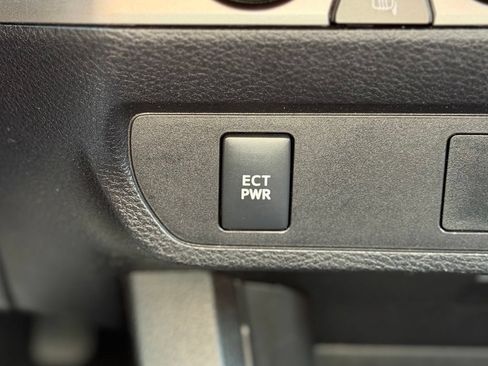 Used 2016 Toyota Tacoma SR5 w/ SR5 Appearance Package (SN) AWD/4WD image 14