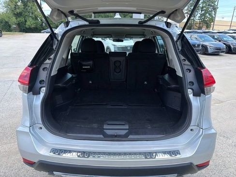 Used 2018 Nissan Rogue S FWD image 12