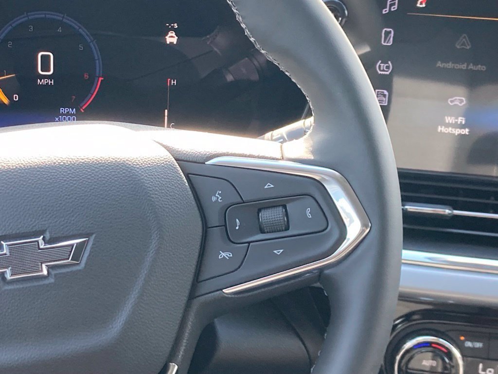 New 2026 Chevrolet Trax LT w/ Midnight Edition FWD image 7