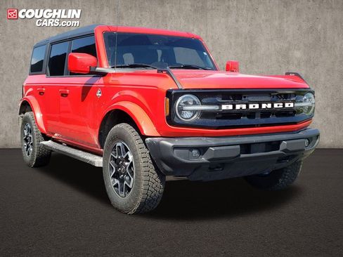 Used 2024 Ford Bronco Outer Banks AWD/4WD image 1