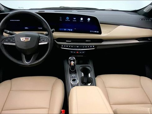 Used 2024 Cadillac XT4 Premium Luxury w/ Cold Weather Package FWD image 16