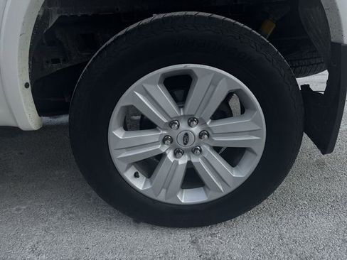 Used 2018 Ford F150 Lariat w/ Equipment Group 502A Luxury AWD/4WD image 33