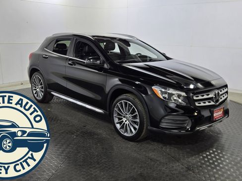 Used 2019 Mercedes-Benz GLA 250 4MATIC image 1