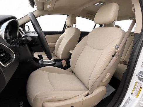 Used 2012 Chrysler 200 Touring FWD image 11